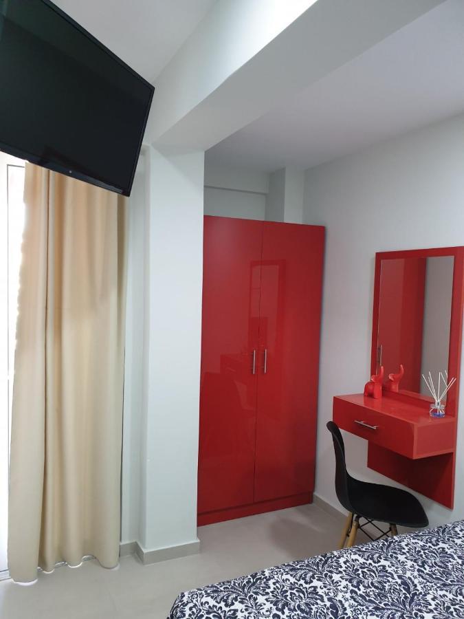 M & M Red Luxury Daire Paralía Dış mekan fotoğraf